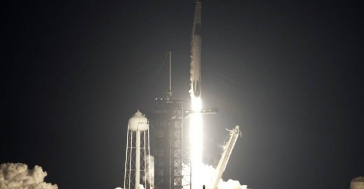 SpaceX launches US, Russia, UAE astronauts to space station