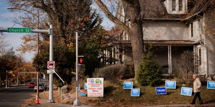 Kamala Harris appeals to Latino pride in the final stretch